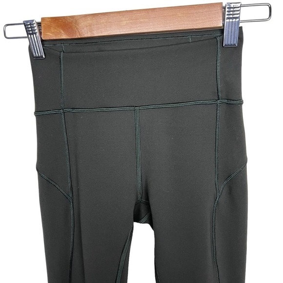 Lululemon In Movement 7/8 Tight *Everlux 25"
Dark Olive (First Release) 2 - Picture 5 of 9